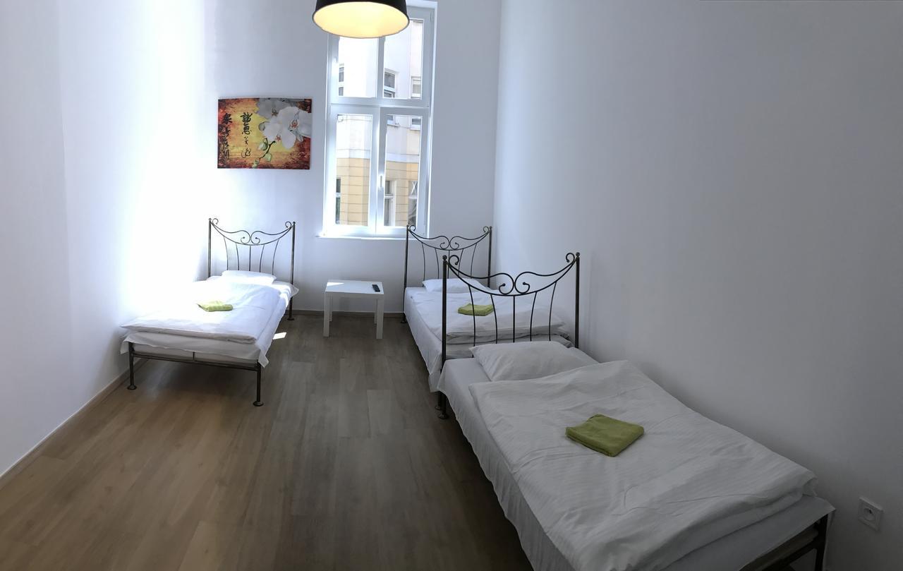 Green Hostel Познань Экстерьер фото